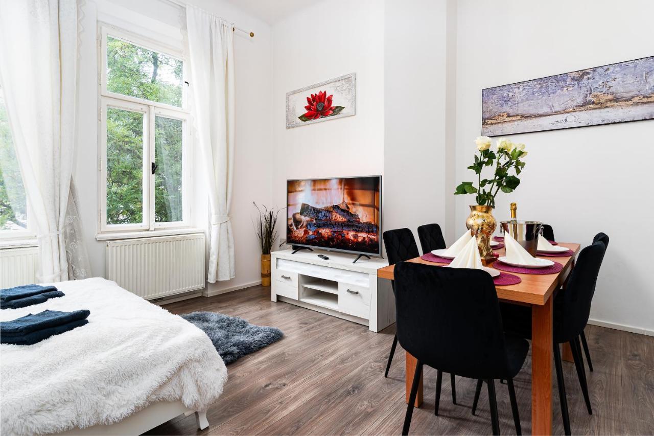 Emperors Elegance Suite Πράγα Εξωτερικό φωτογραφία