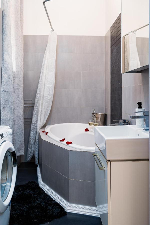 Emperors Elegance Suite Πράγα Εξωτερικό φωτογραφία